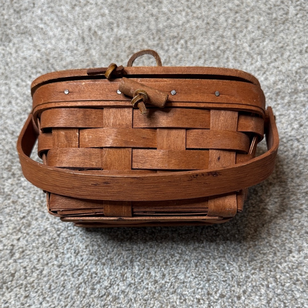 Longaberger | Vintage 1989 Signed Hand Woven Mini Picnic Kiddie Purse Basket - Picture 10 of 10